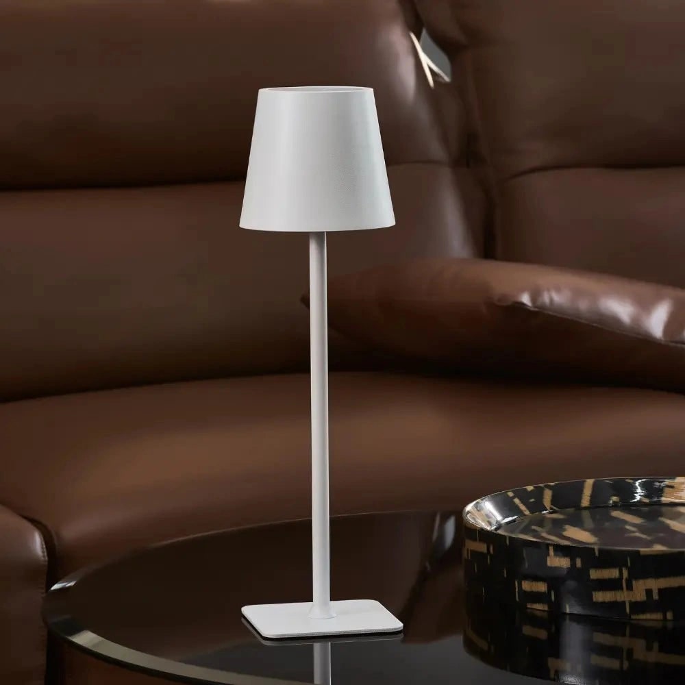 Smukła nowoczesna wodoodporna bezprzewodowa metalowa lampa stołowa z akumulatorem, sterowaniem dotykowym i funkcją ściemniania