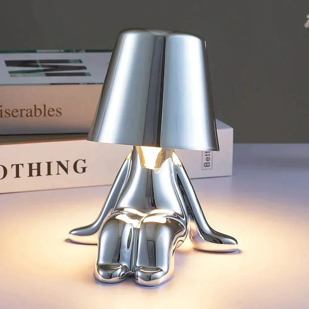 Rzeźbiarska aluminiowo-żywiczna bezprzewodowa ładowalna lampa stołowa z funkcją ściemniania i nastrojowym światłem
