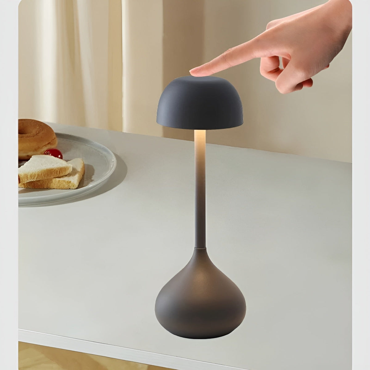Rzeźbiarska aluminiowa ładowalna lampa stołowa w kształcie kopuły grzyba z funkcją ściemniania