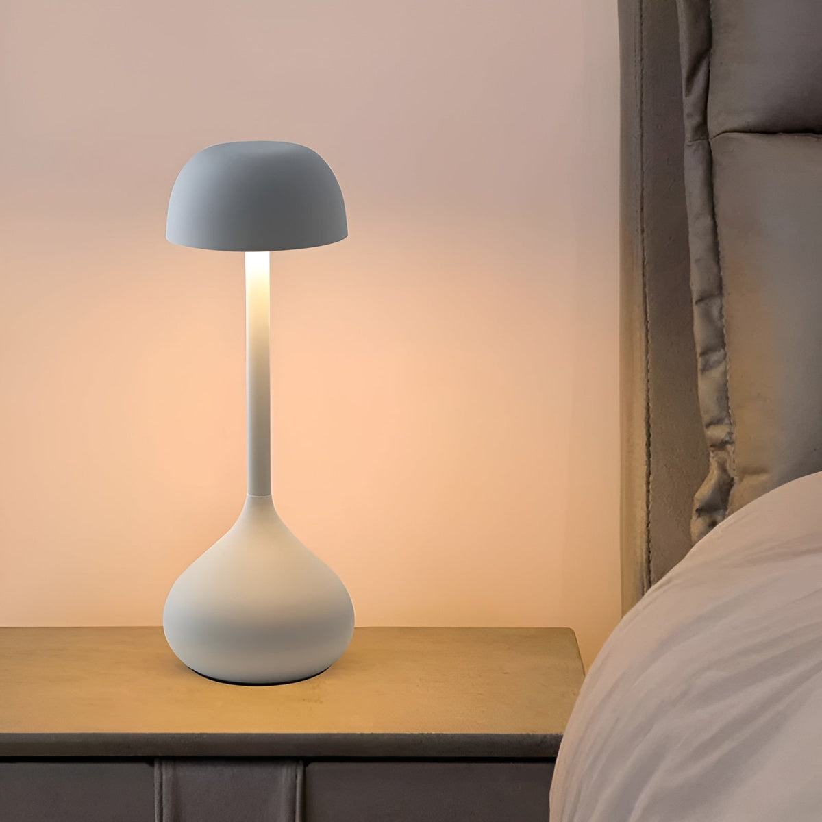 Rzeźbiarska aluminiowa ładowalna lampa stołowa w kształcie kopuły grzyba z funkcją ściemniania