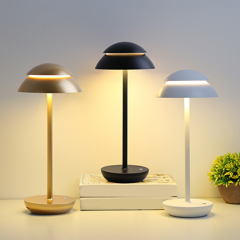 Bezprzewodowa przenośna plastikowa ładowalna lampa stołowa do wnętrz i na zewnątrz