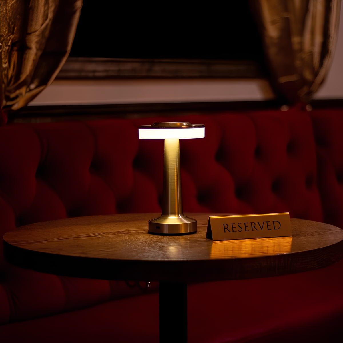 Retro metalowa bezprzewodowa ładowalna lampa stołowa z funkcją ściemniania i nastrojowym światłem