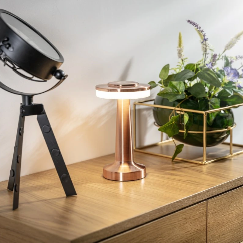 Retro metalowa bezprzewodowa ładowalna lampa stołowa z funkcją ściemniania i nastrojowym światłem