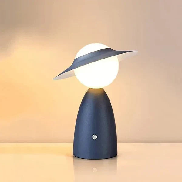 Zabawna bezprzewodowa metalowa lampa stołowa w kształcie kapelusza, z dotykowym sterowaniem i funkcją ściemniania