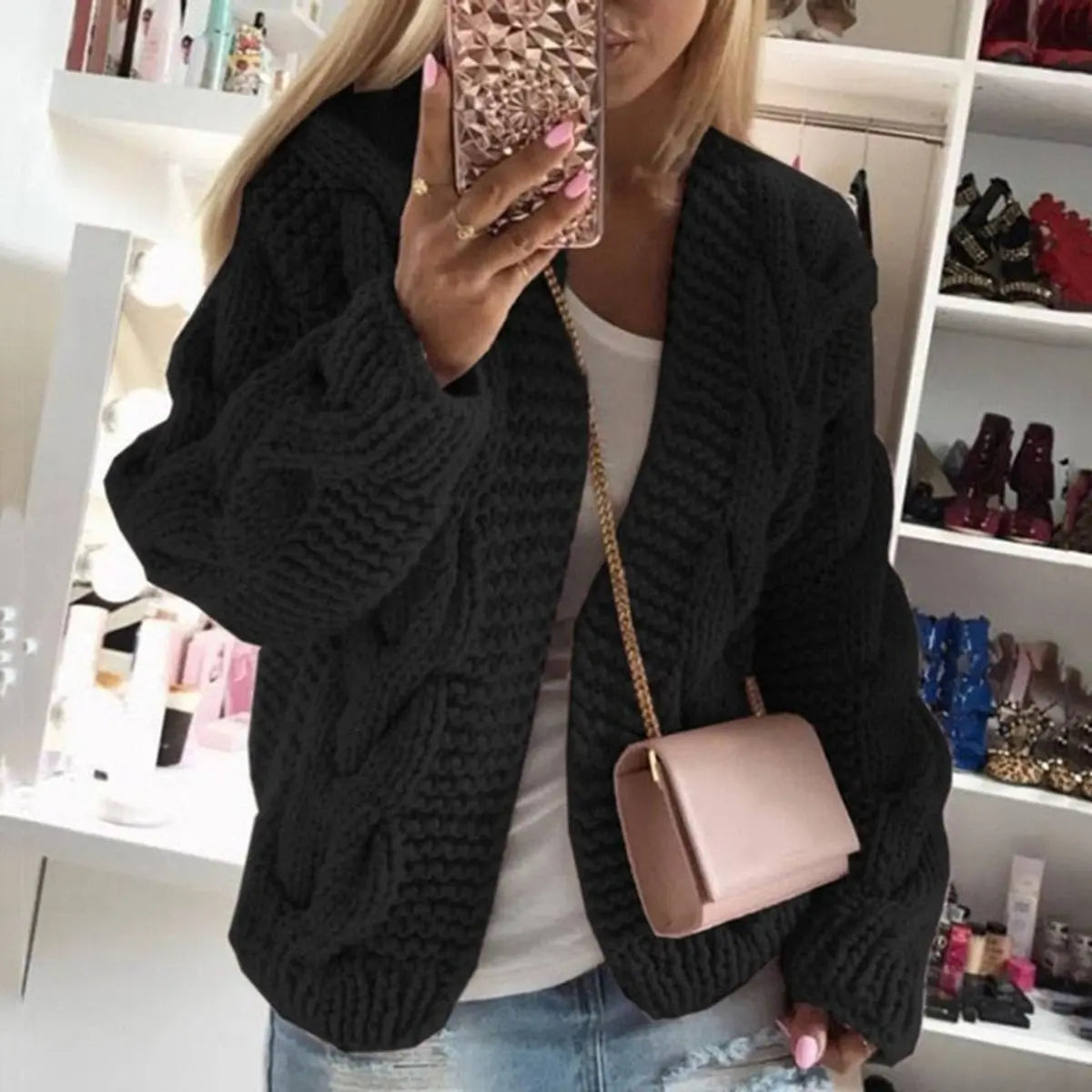 Damski oversize’owy kardigan z grubej dzianiny w warkocze, bez zapięcia