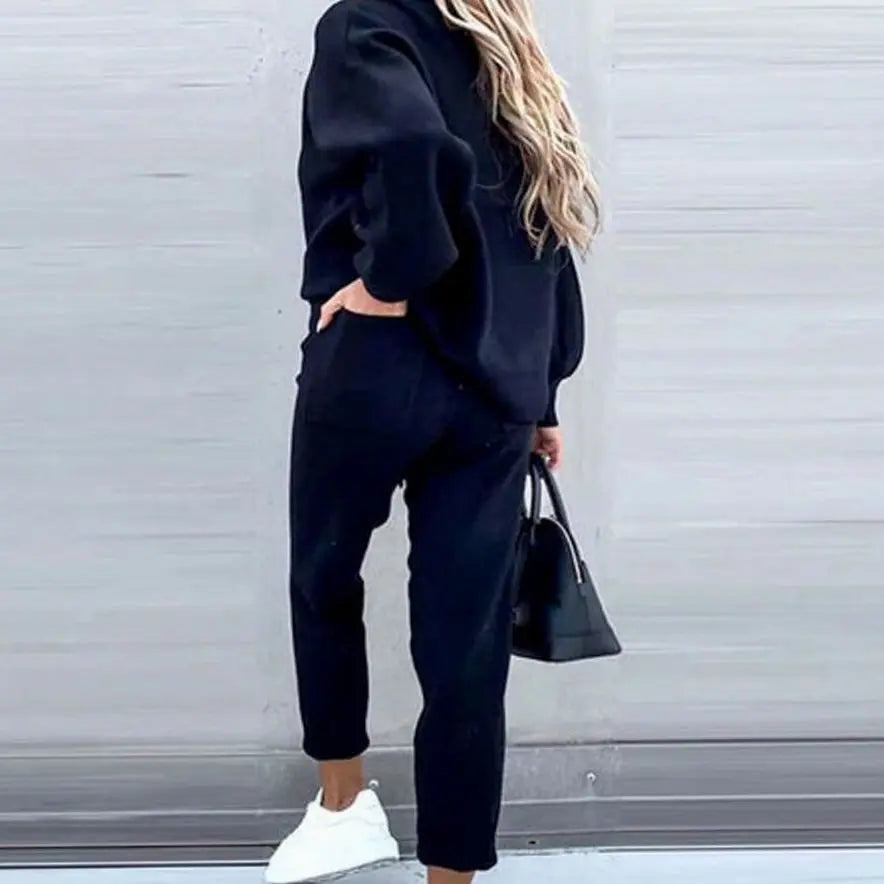 Damski dwuczęściowy dres z miękkiego materiału, zestaw z luźnymi joggerami