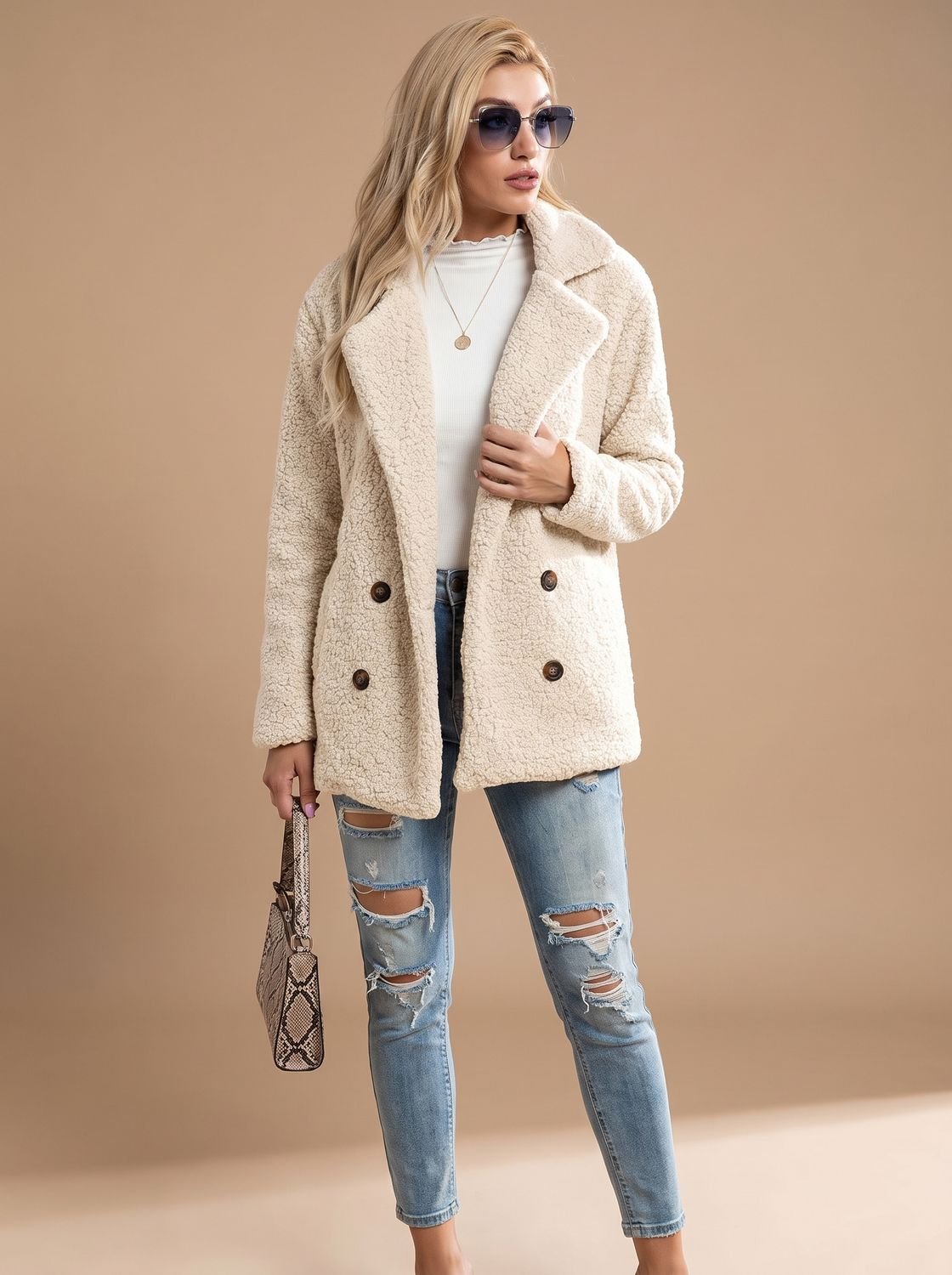 Freya | Damski oversize'owy dwurzędowy płaszcz teddy ze sztucznego futra
