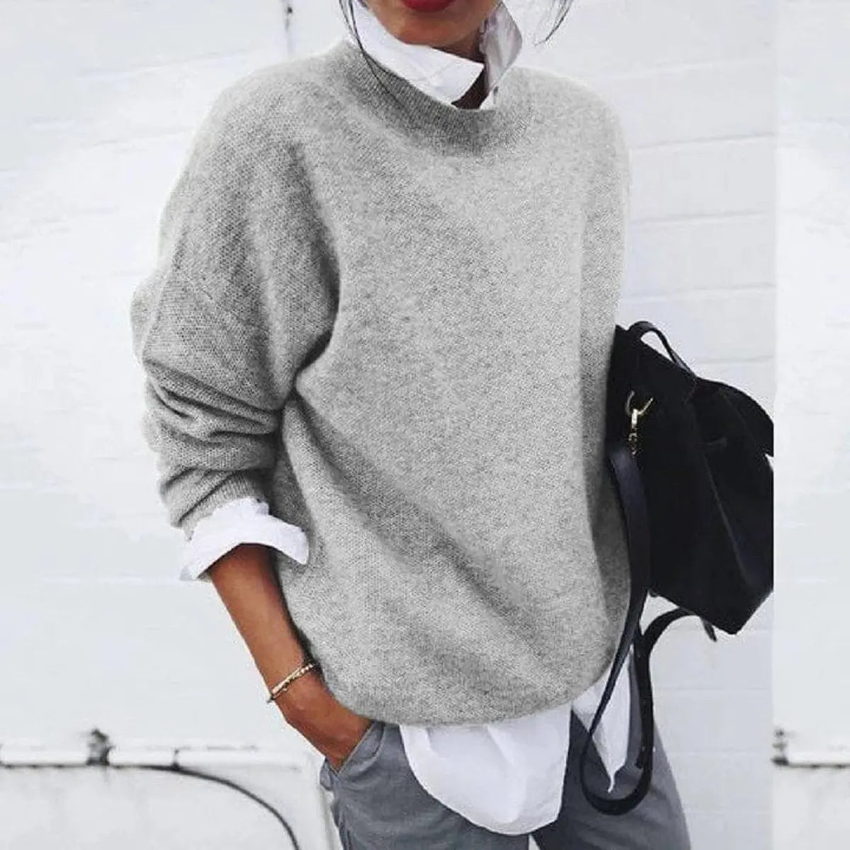 Damski oversize’owy miękki sweter z dzianiny z okrągłym dekoltem