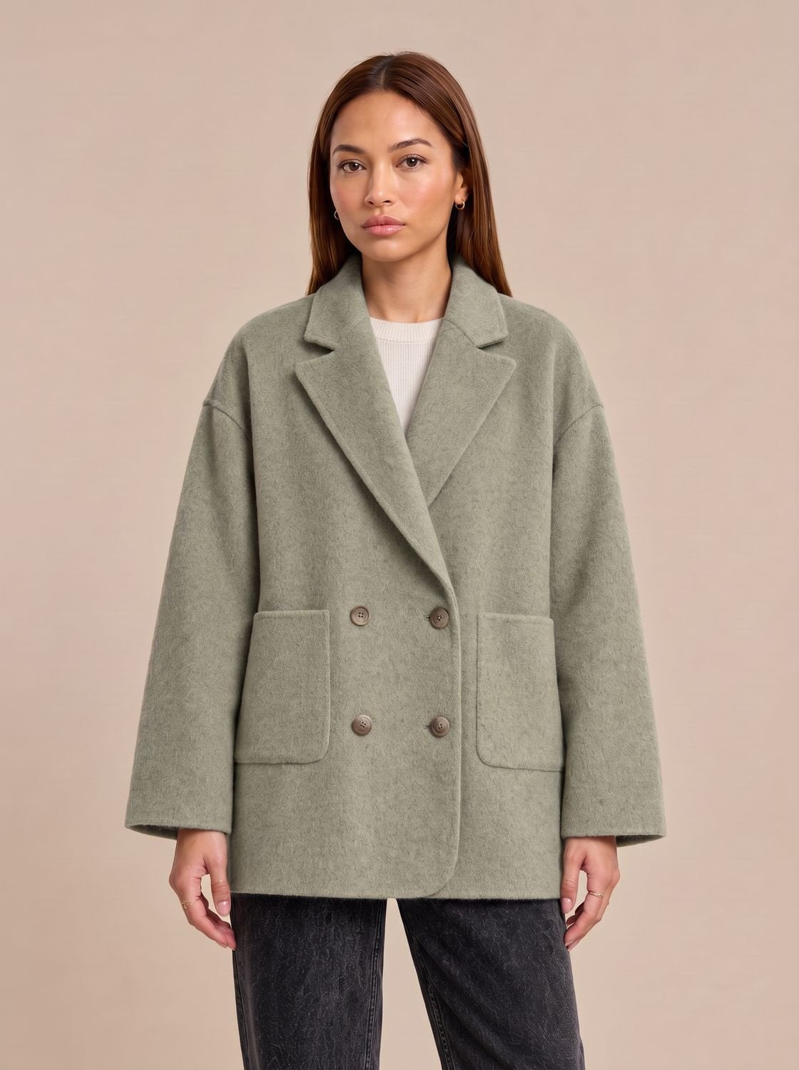 Willow | Damski oversize'owy płaszcz wełniany dwurzędowy z kołnierzem z klapami