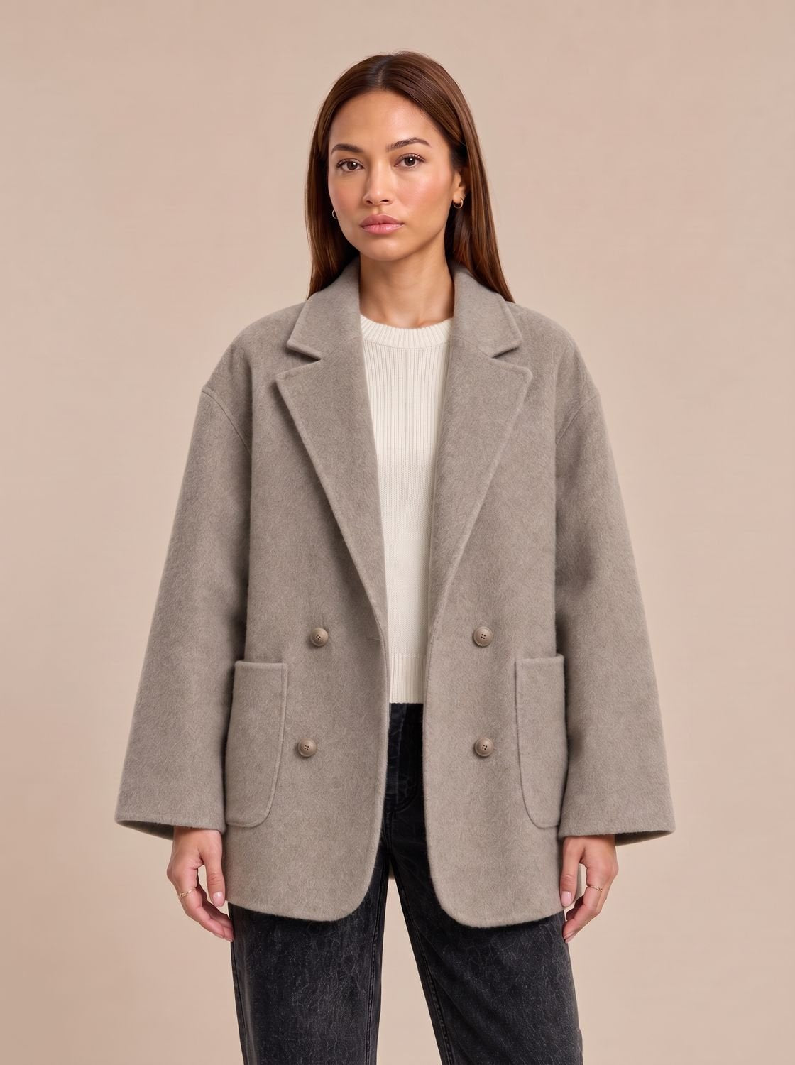 Willow | Damski oversize'owy płaszcz wełniany dwurzędowy z kołnierzem z klapami