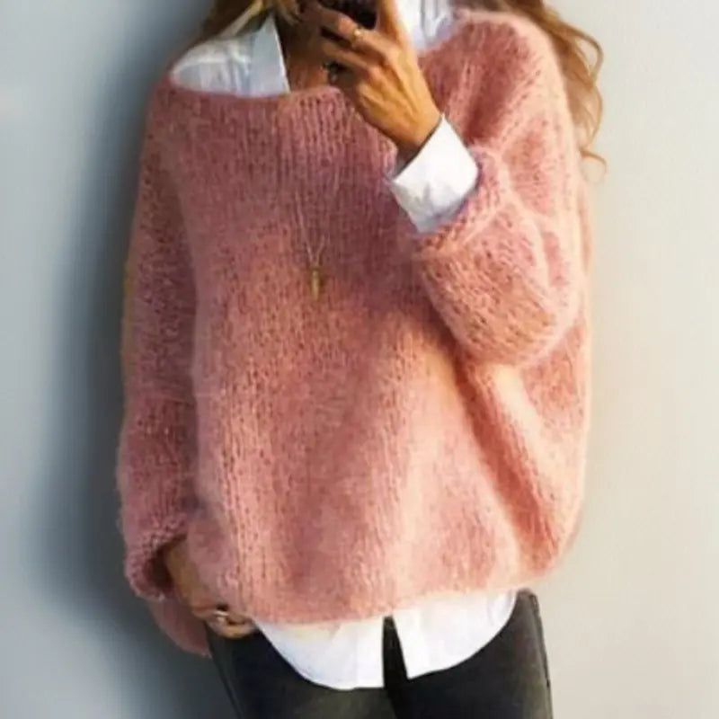 Damski oversize’owy dzianinowy sweter z domieszką moheru