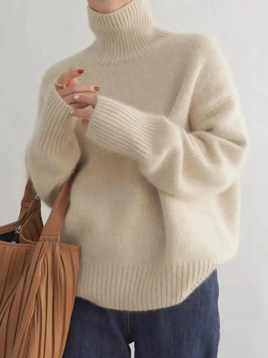 Damski oversize’owy kaszmirowy sweter z golfem