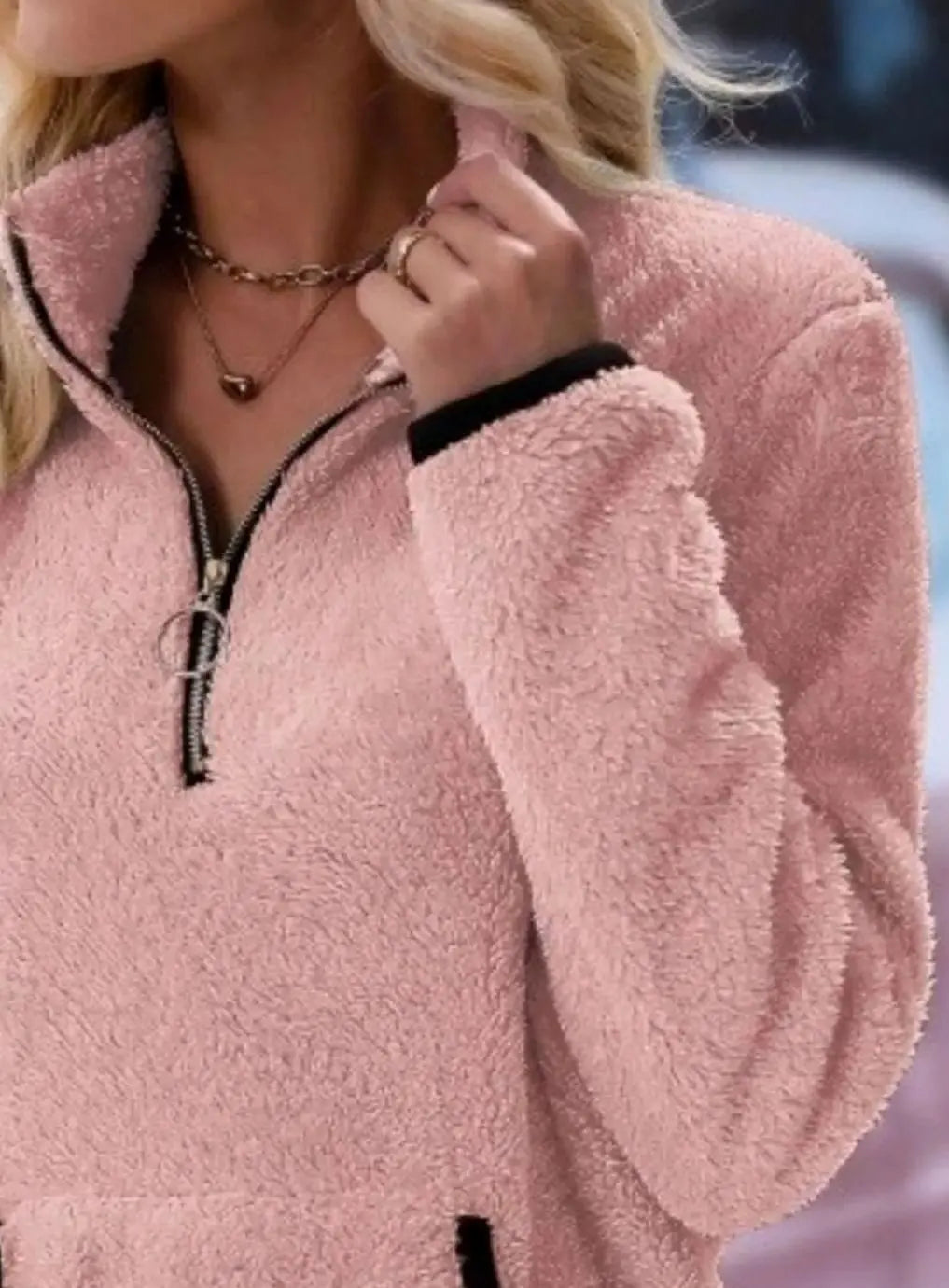Damski sweter z pluszowego polaru z zamkiem do połowy i kieszenią kangurką