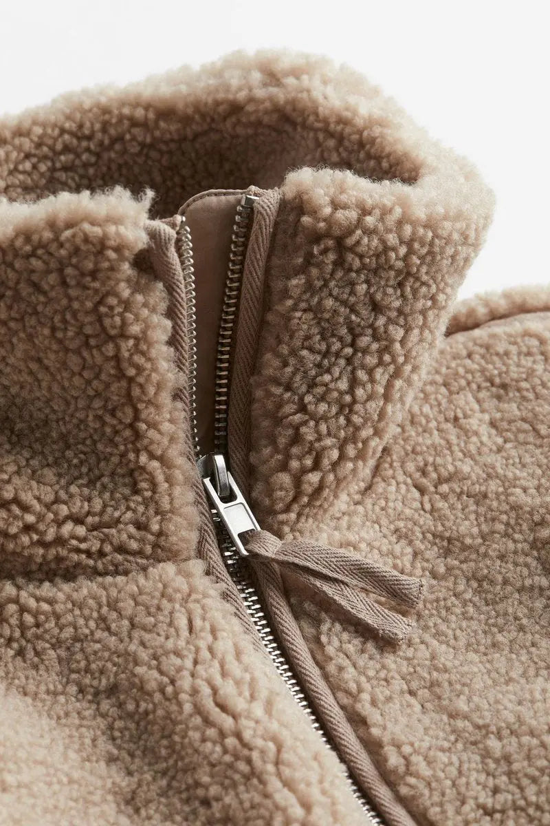 Damska zimowa kurtka z polaru teddy, o luźnym kroju, zapinana na zamek